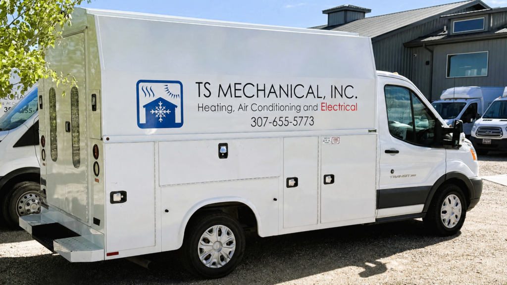 Employment TS Mechanical utility work van with logo